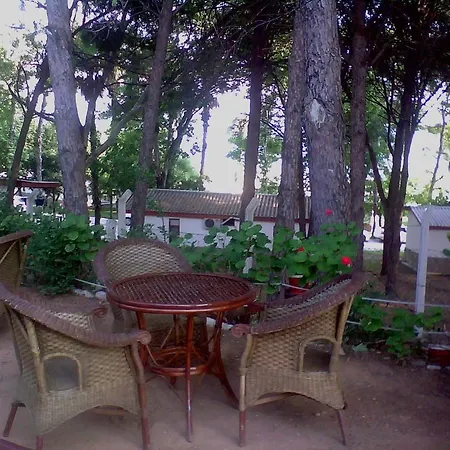 Wind Heaven Garden Bed & Breakfast *